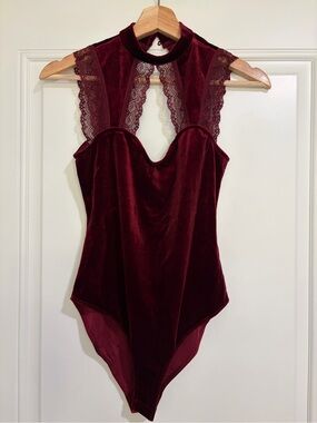 Velvet Lace High-Neck Bodysuit in Burgundy